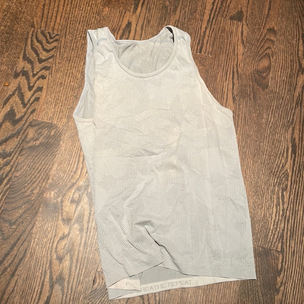 Lululemon tech vent tank